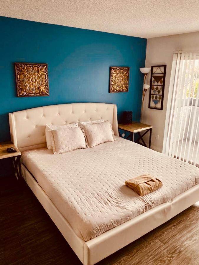Hollywood Studio With Pool And Balcony Apartamento Los Angeles Exterior foto